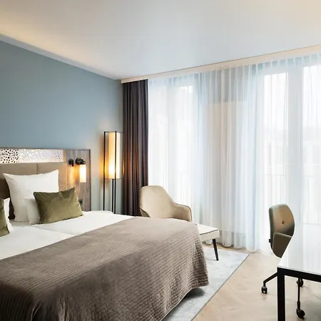 Hotel Leonardo Royal 4*