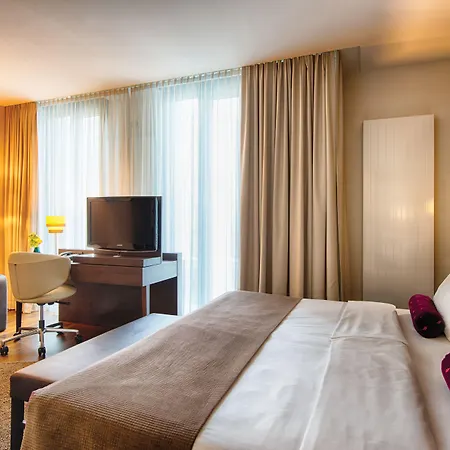 ホテル レオナルド ロイヤル