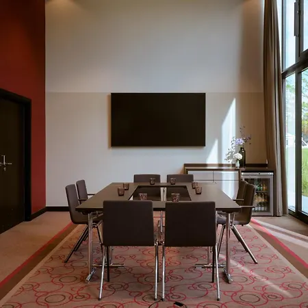 Leonardo Royal מלון 4*